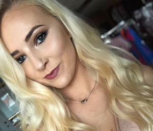 Meet your Posher, Christina